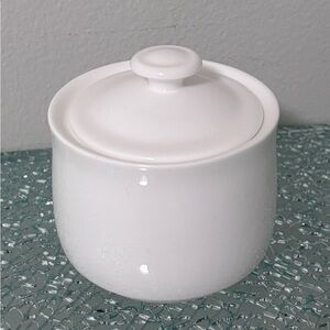 Fortessa White Bone China Sugar Bowl with Lid ~In excellent & perfect condition